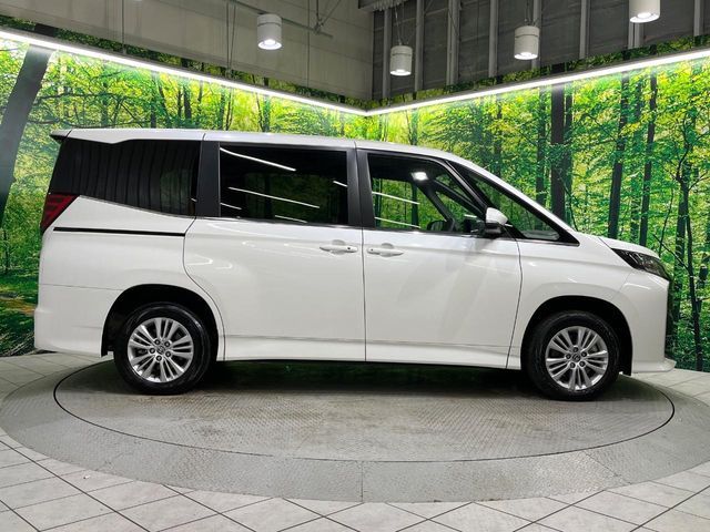 TOYOTA NOAH 4WD 2025 Image 31