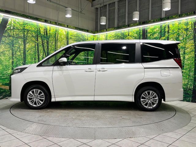 TOYOTA NOAH 4WD 2025 Image 31