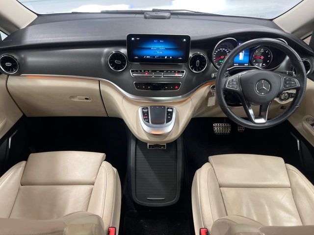 MERCEDES BENZ V CLAS 2023 Image 31