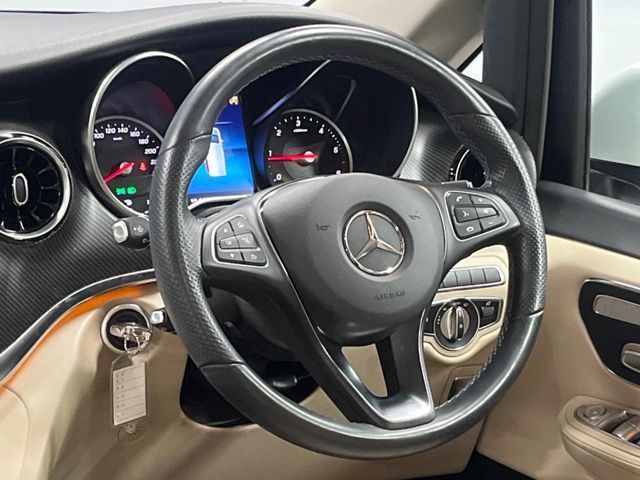 MERCEDES BENZ V CLAS 2023 Image 31