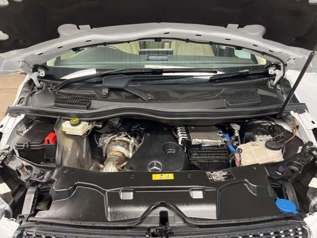 MERCEDES BENZ V CLAS 2023 Image 31