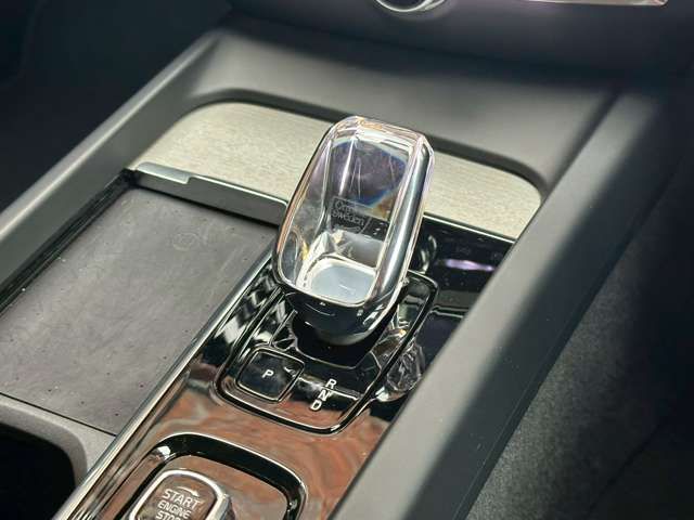 VOLVO S60 2023 Image 31