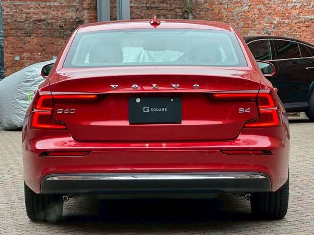 VOLVO S60 2023 Image 31