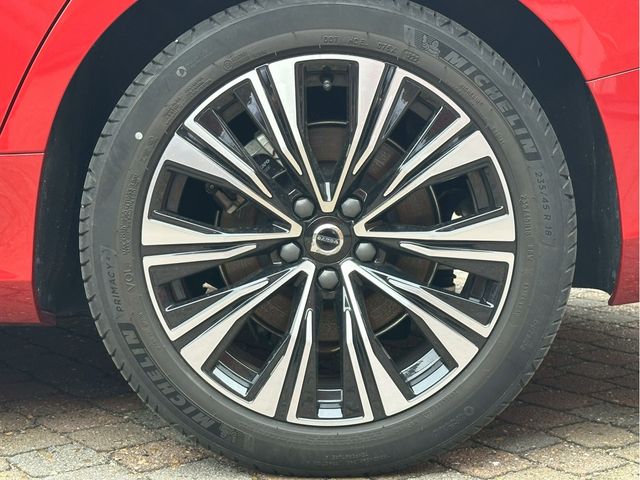 VOLVO S60 2023 Image 31