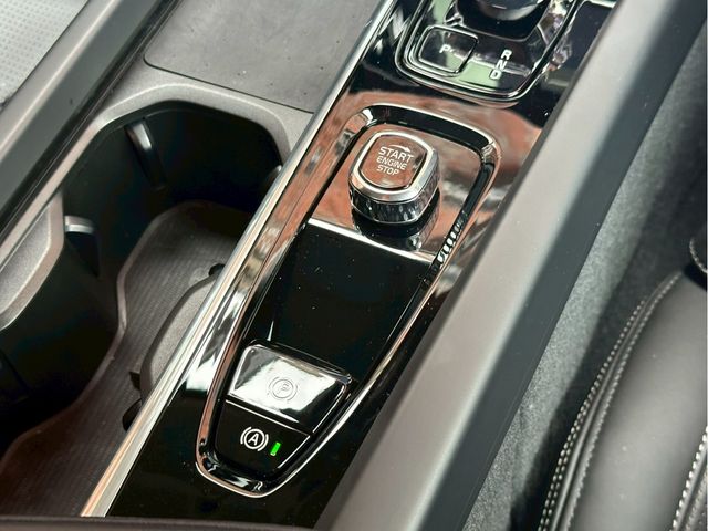 VOLVO S60 2023 Image 31