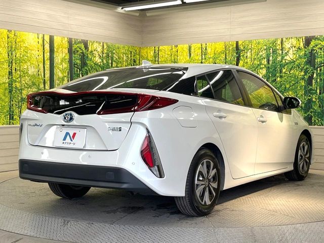 TOYOTA PRIUS PHV 2020 Image 31