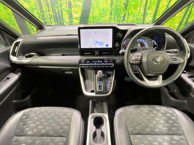 TOYOTA VOXY HYBRID 2024 Image 31