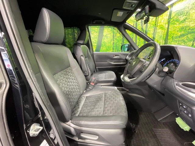 TOYOTA VOXY HYBRID 2024 Image 31