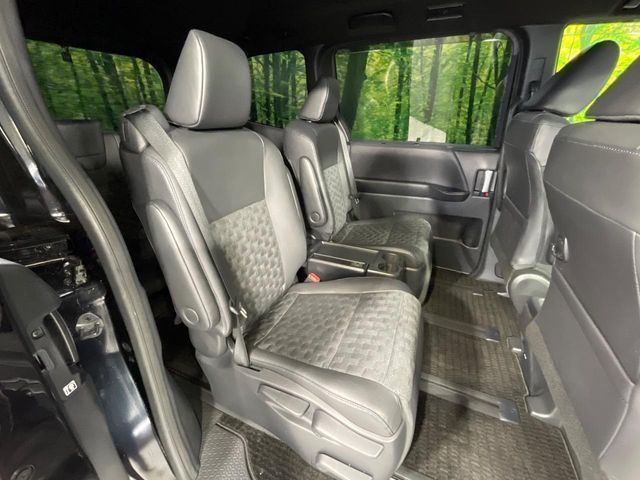 TOYOTA VOXY HYBRID 2024 Image 31