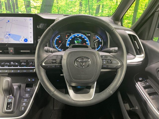 TOYOTA VOXY HYBRID 2024 Image 31