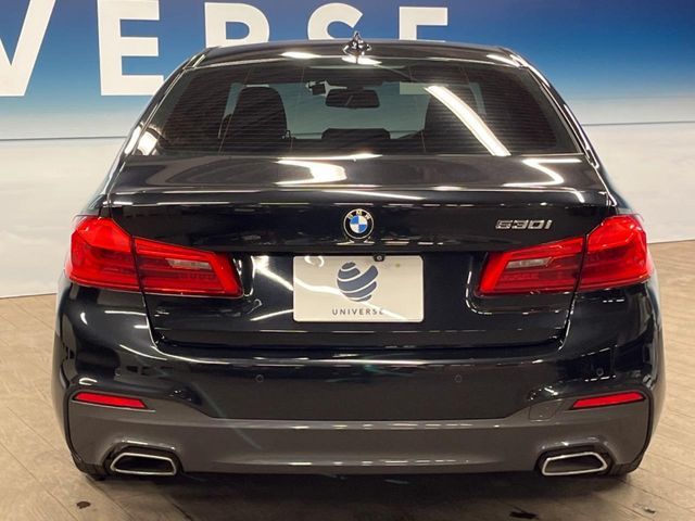 BMW 5SERIES SEDAN 2019 Image 31