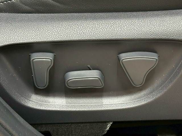 TOYOTA YARIS CROSS HYBRID 2020 Image 31