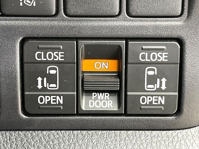 TOYOTA VOXY 2021 Image 31