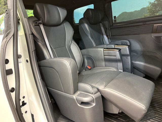 TOYOTA ALPHARD HYBRID 2025 Image 31