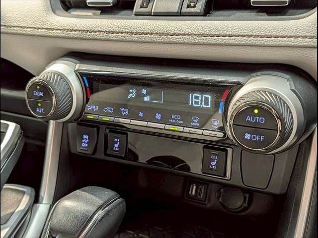 TOYOTA RAV4 HYBRID 4WD 2021 Image 31