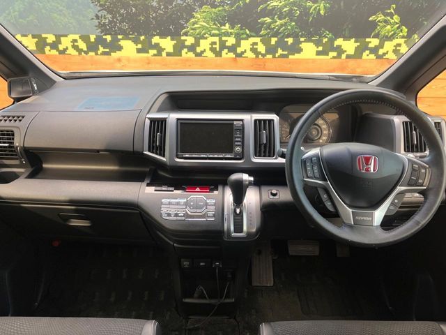 HONDA STEPWAGON SPADA 2012 Image 31
