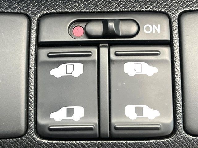 HONDA STEPWAGON SPADA 2012 Image 31