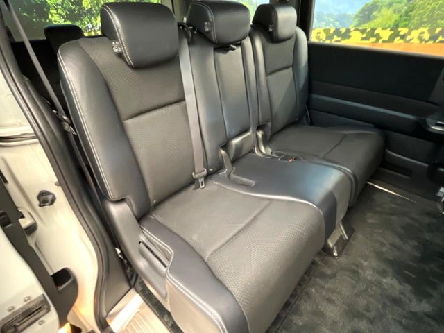 HONDA STEPWAGON SPADA 2012 Image 31