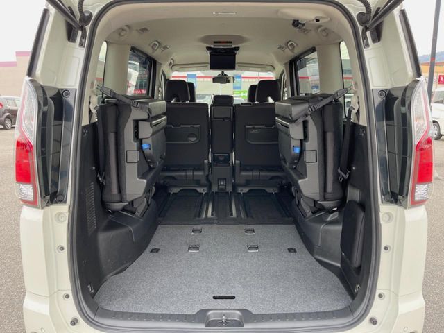 NISSAN SERENA  S-HYBRID 2018 Image 31