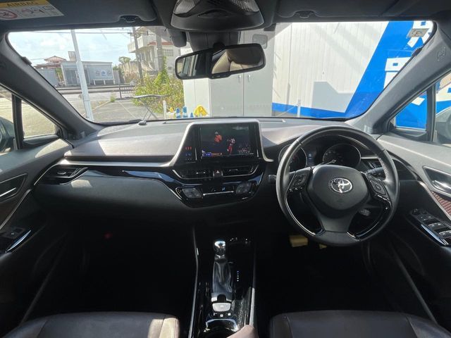 TOYOTA C-HR 2018 Image 31
