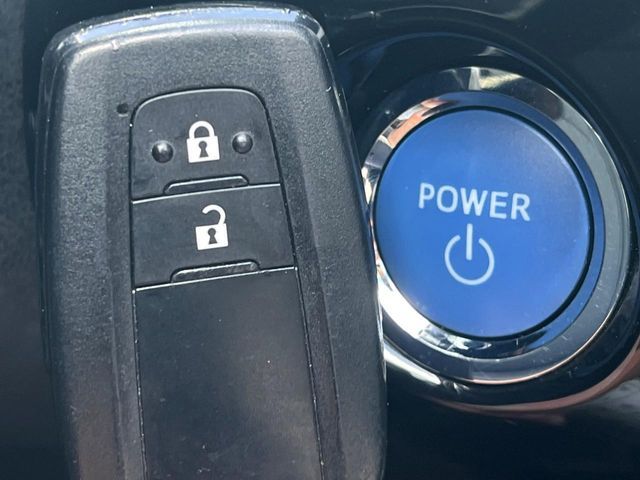 TOYOTA PRIUS 2017 Image 31