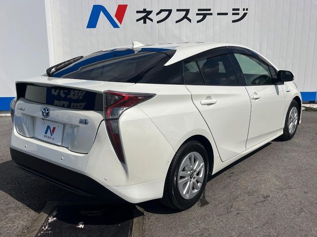 TOYOTA PRIUS 2017 Image 31