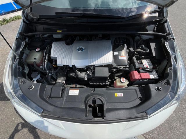 TOYOTA PRIUS 2017 Image 31