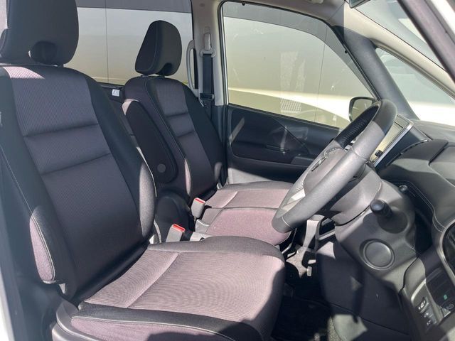 NISSAN SERENA  S-HYBRID 4WD 2017 Image 31