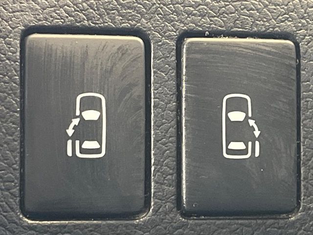 TOYOTA VOXY 2013 Image 31