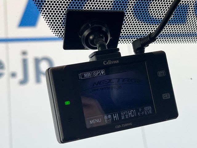 TOYOTA VOXY 2013 Image 31