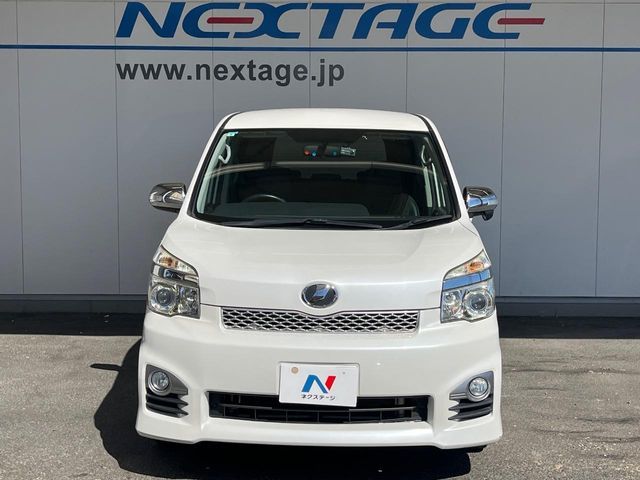 TOYOTA VOXY 2013 Image 31