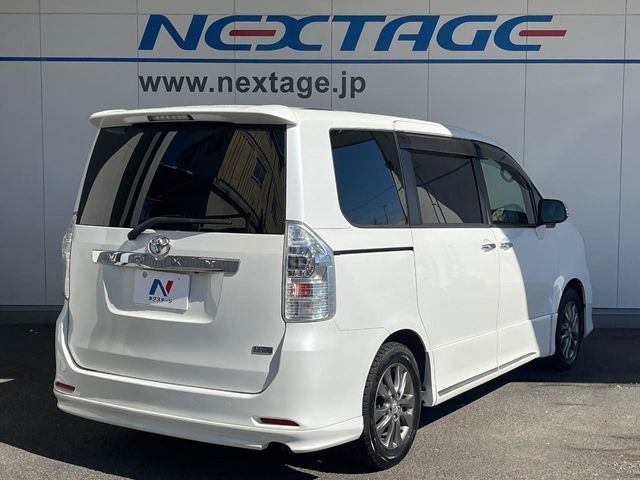 TOYOTA VOXY 2013 Image 31