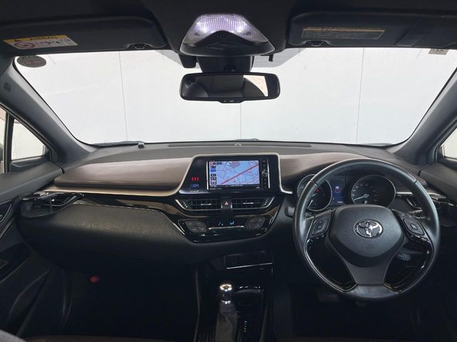 TOYOTA C-HR 2017 Image 31