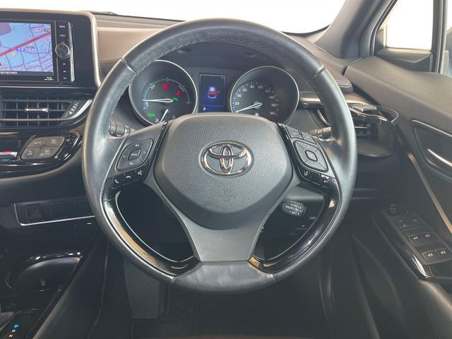 TOYOTA C-HR 2017 Image 31