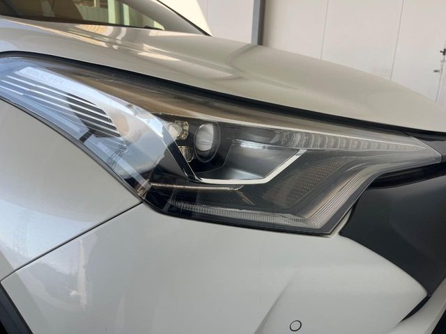 TOYOTA C-HR 2017 Image 31