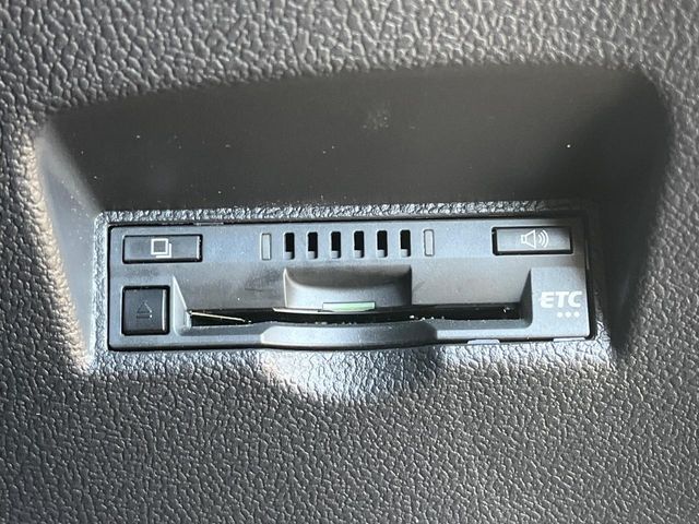 TOYOTA PRIUS 2017 Image 31