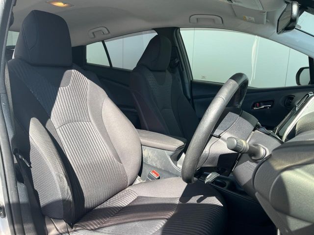 TOYOTA PRIUS 2017 Image 31