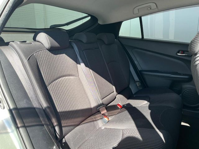 TOYOTA PRIUS 2017 Image 31