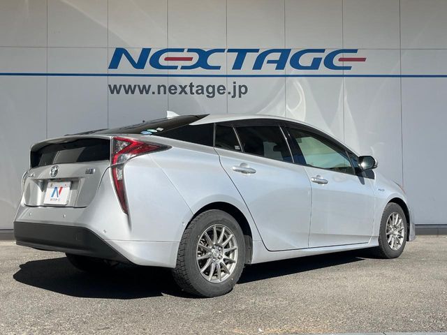 TOYOTA PRIUS 2017 Image 31