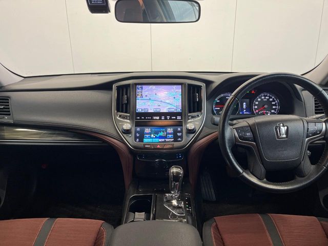 TOYOTA CROWN SEDAN HYBRID 2013 Image 31