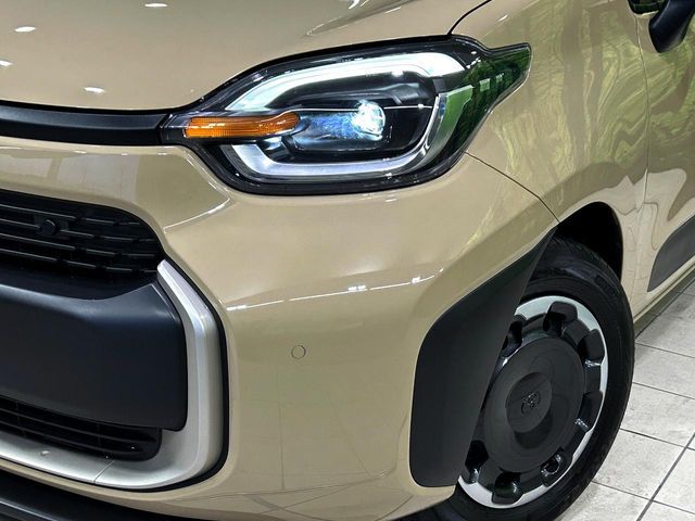 TOYOTA SIENTA HYBRID 2025 Image 31