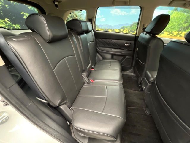 MITSUBISHI OUTLANDER PHEV 2016 Image 31