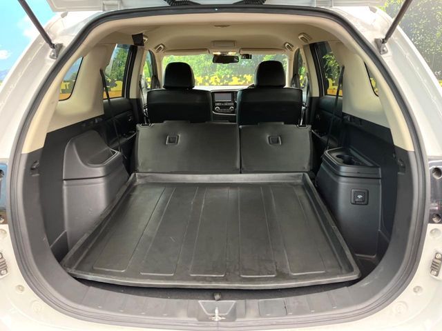 MITSUBISHI OUTLANDER PHEV 2016 Image 31