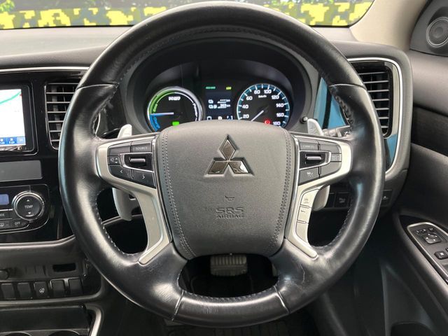 MITSUBISHI OUTLANDER PHEV 2016 Image 31