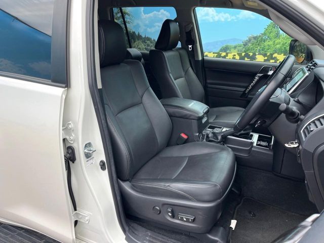 TOYOTA LANDCRUISER PRADO 2023 Image 31