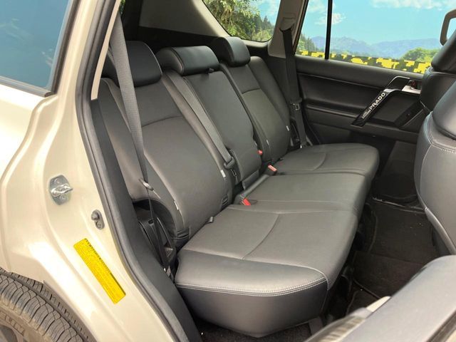 TOYOTA LANDCRUISER PRADO 2023 Image 31