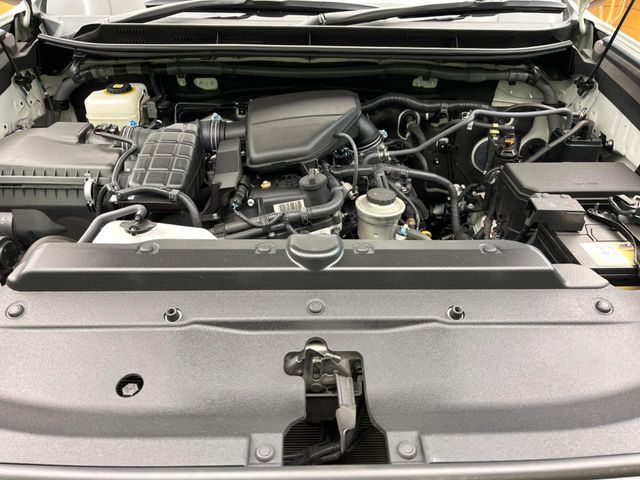 TOYOTA LANDCRUISER PRADO 2023 Image 31