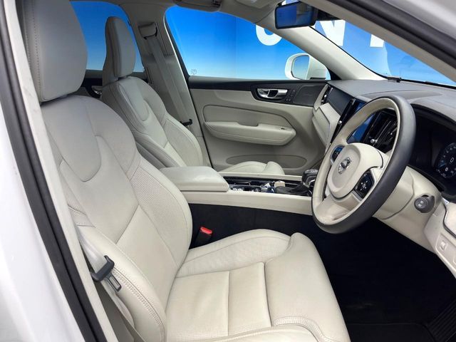VOLVO XC60 2018 Image 31