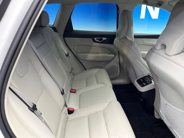 VOLVO XC60 2018 Image 31