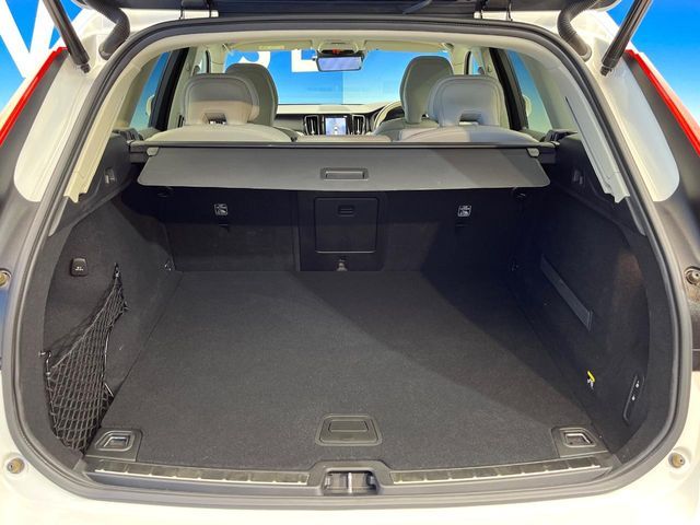 VOLVO XC60 2018 Image 31